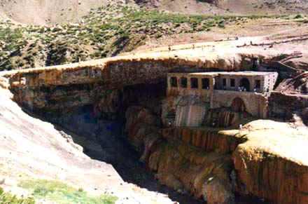 Puente del Inca.jpg (36297 bytes)
